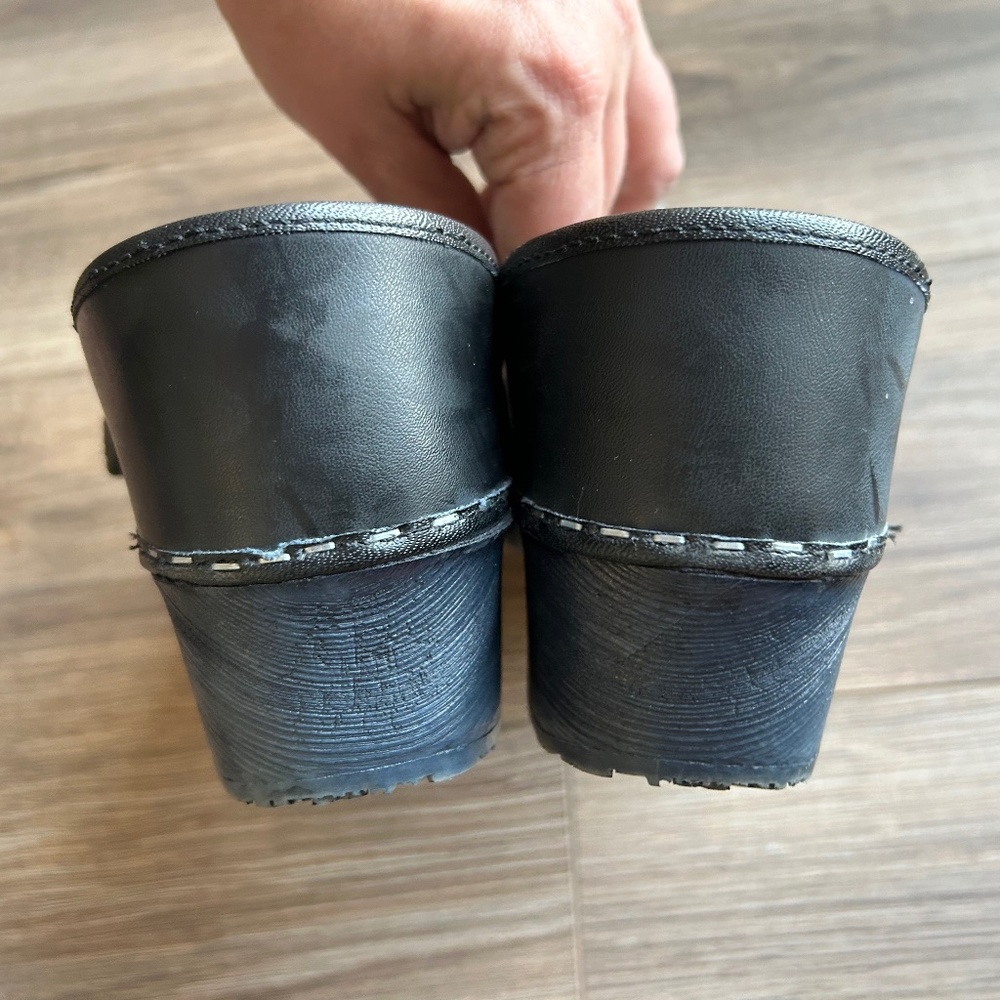Stylish Black Leather Mules by [Brand] - Picture 5 of 11